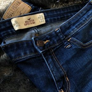 Hollister super skinny jeans 9L dark wash